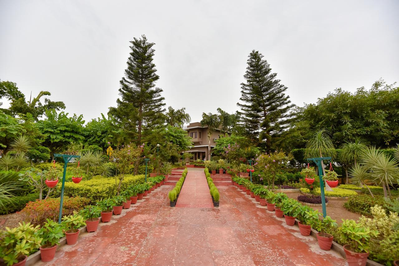 Araliayas Resort & Spa Udajpur Zewnętrze zdjęcie